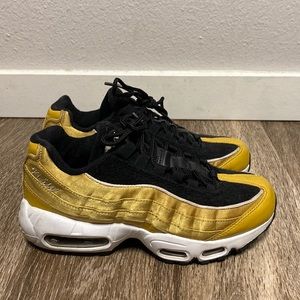 Nike Air Max 95 shoe